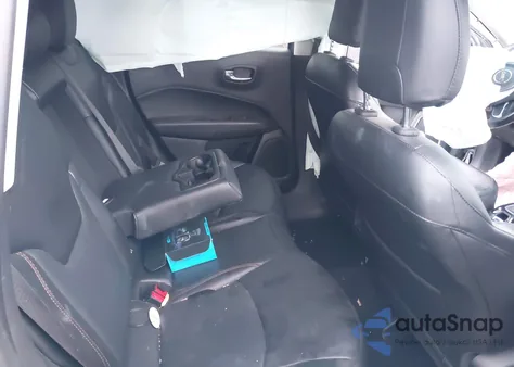 2019 Jeep Compass Limited 4X4 from USA, damaged, VIN 3C4NJDCB4KT787418